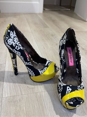 Betsey Johnson Black, White & Yellow Peep-Toe Platform Pumps